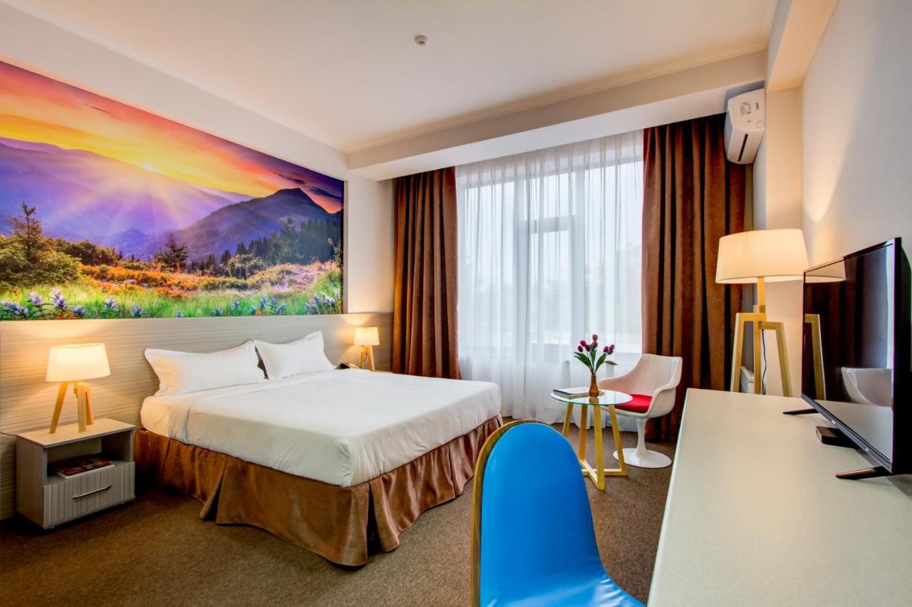Hotel Bridges Bishkek Exterior photo