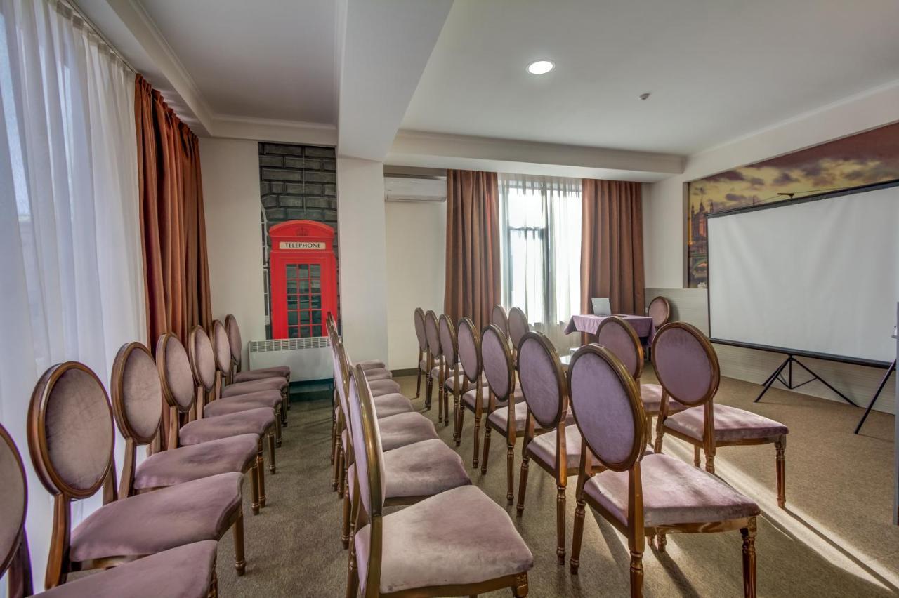 Hotel Bridges Bishkek Exterior photo